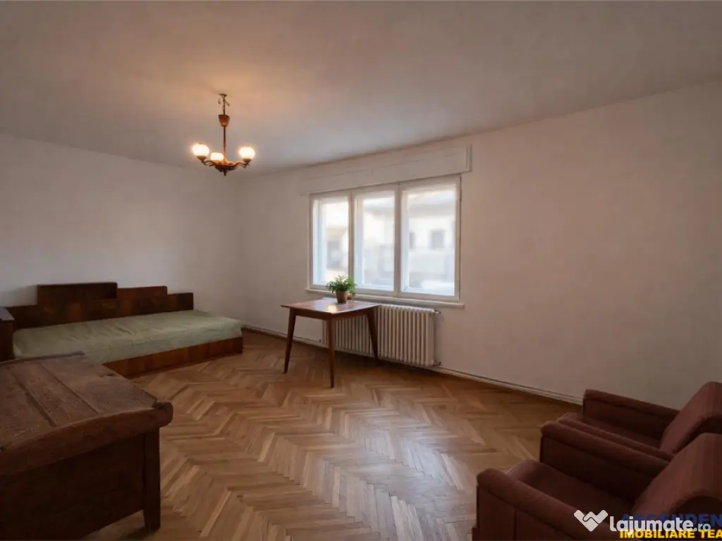 Nivel in vila, 4 camere, cu garaj, curte proprie, Central, 