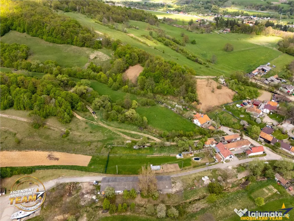 FILM! Teren extravilan cu priveliste deosebita, 11.306 mp, M 