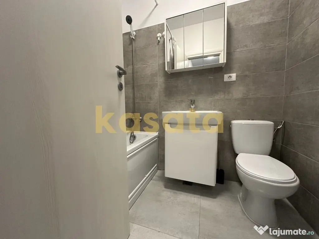 2 Camere ???? | Loc de parcare disponibil | Decomandat | ... 