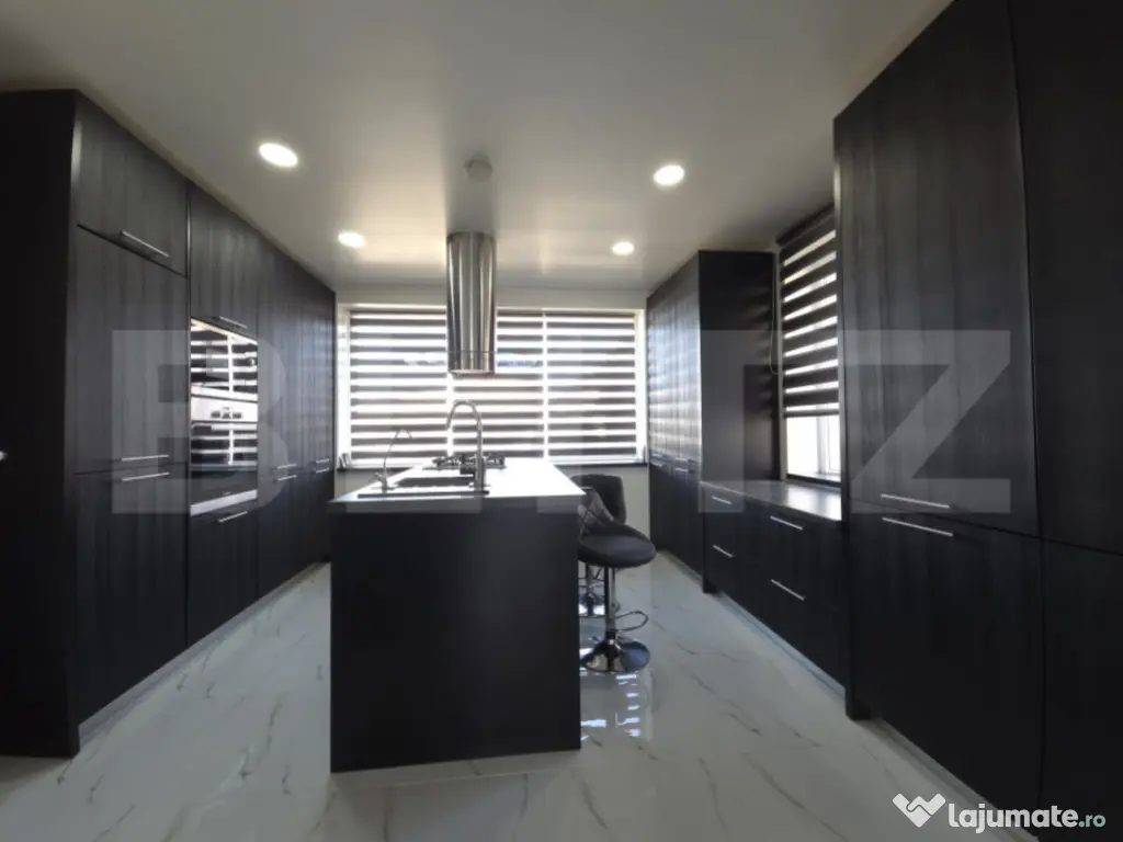 Arhitectură Vizionară și Independență Energetică în E