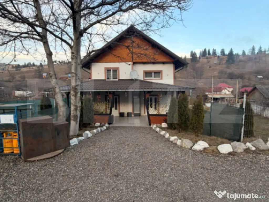 Casa multifunctioanala 100 mp utili, 2000 mp teren, Sadova