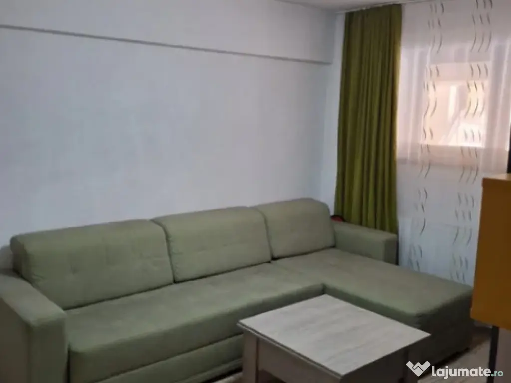 Apartament 2 camere, decomandat - zona Ghimbav