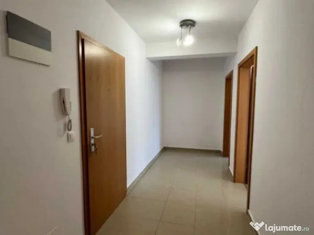 Apartament 2 camere, decomandat - zona Avantgarden