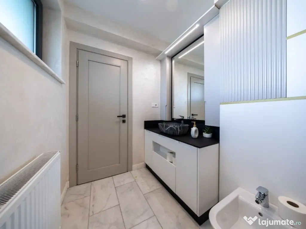 Penthouse superb, 3 camere+parcare subterana ,203 mp-Coresi 