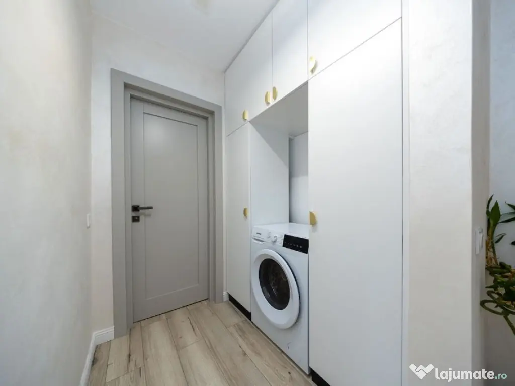 Penthouse superb, 3 camere+parcare subterana ,203 mp-Coresi 