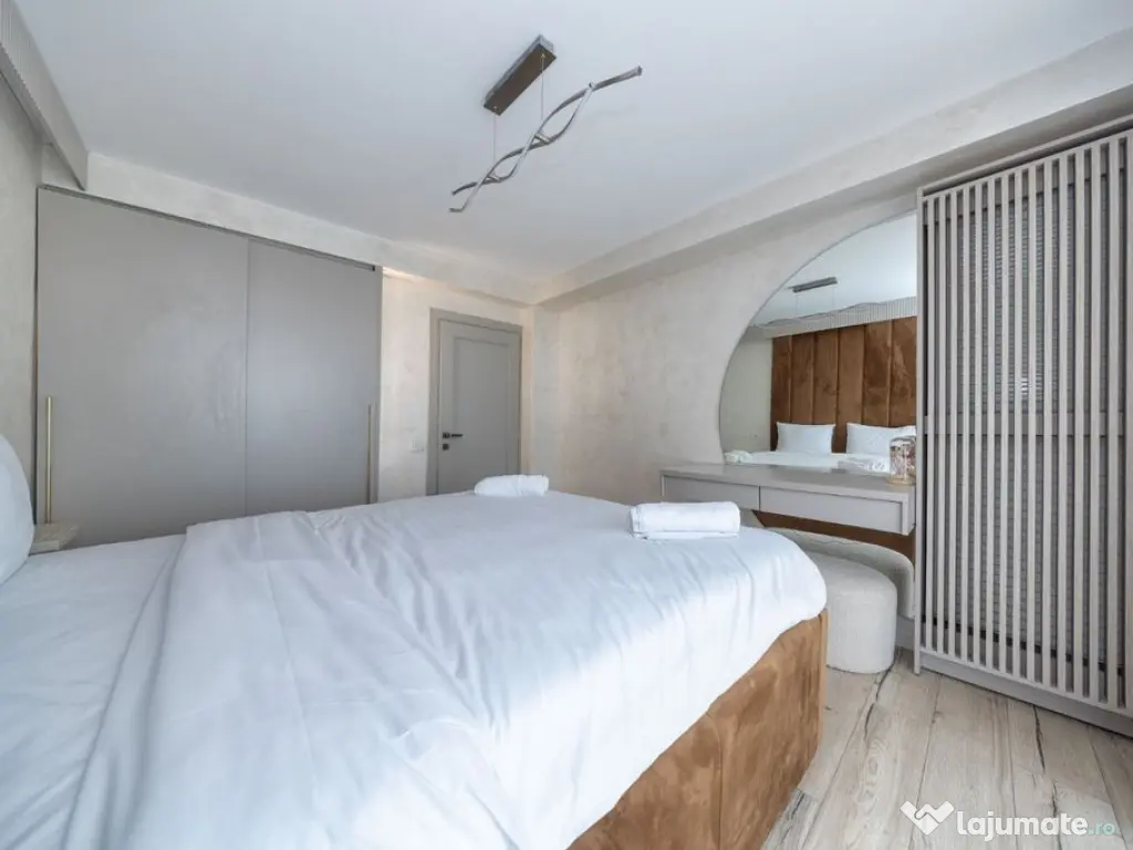 Penthouse superb, 3 camere+parcare subterana ,203 mp-Coresi 