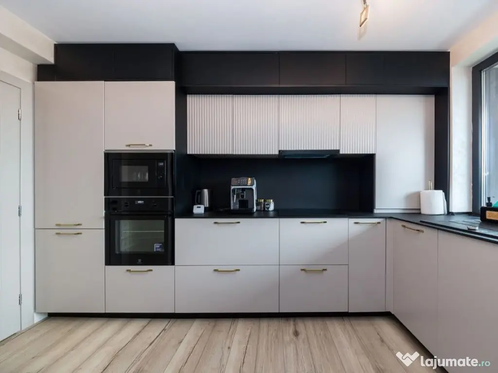 Penthouse superb, 3 camere+parcare subterana ,203 mp-Coresi 