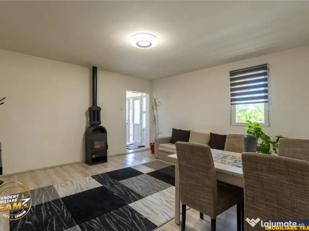 FILM! Pe 1.200mp teren rezidenta cu gradina inflorata,aproap 