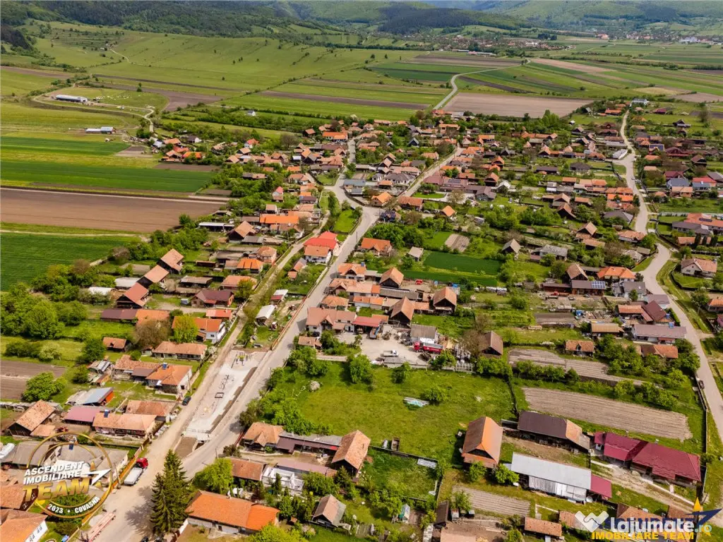 FILM! Pe 1.200mp teren rezidenta cu gradina inflorata,aproap 