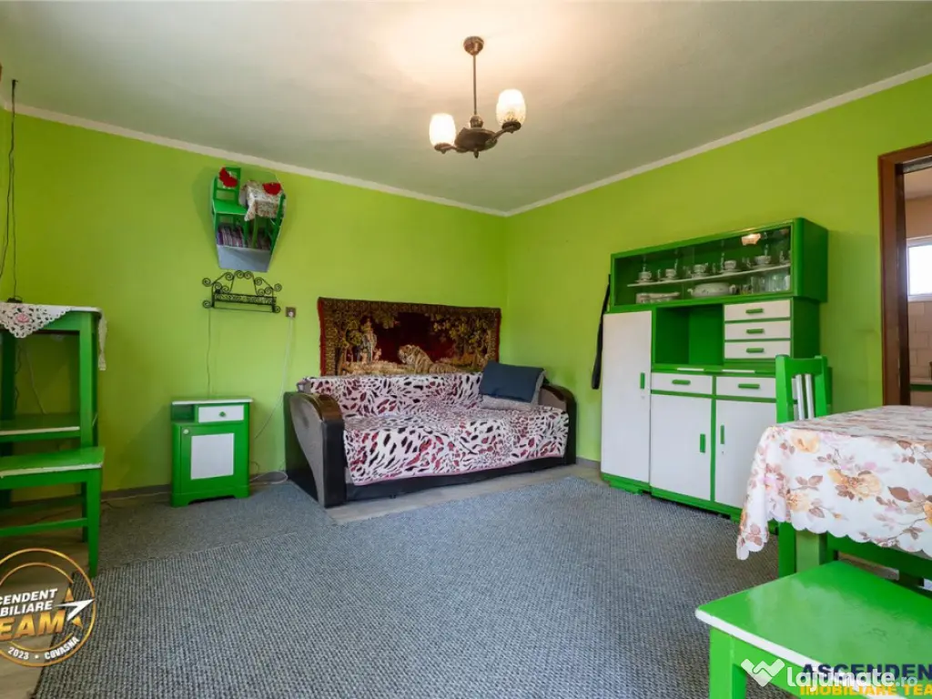 FILM! Pe 1.200mp teren rezidenta cu gradina inflorata,aproap 