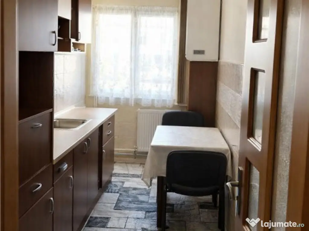 Etaj 1, decomandat, balcon, Calea Bucuresti, Brasov 