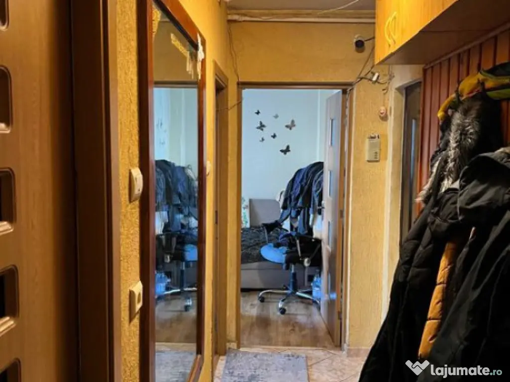 Etaj 1, decomandat, balcon, Calea Bucuresti, Brasov 