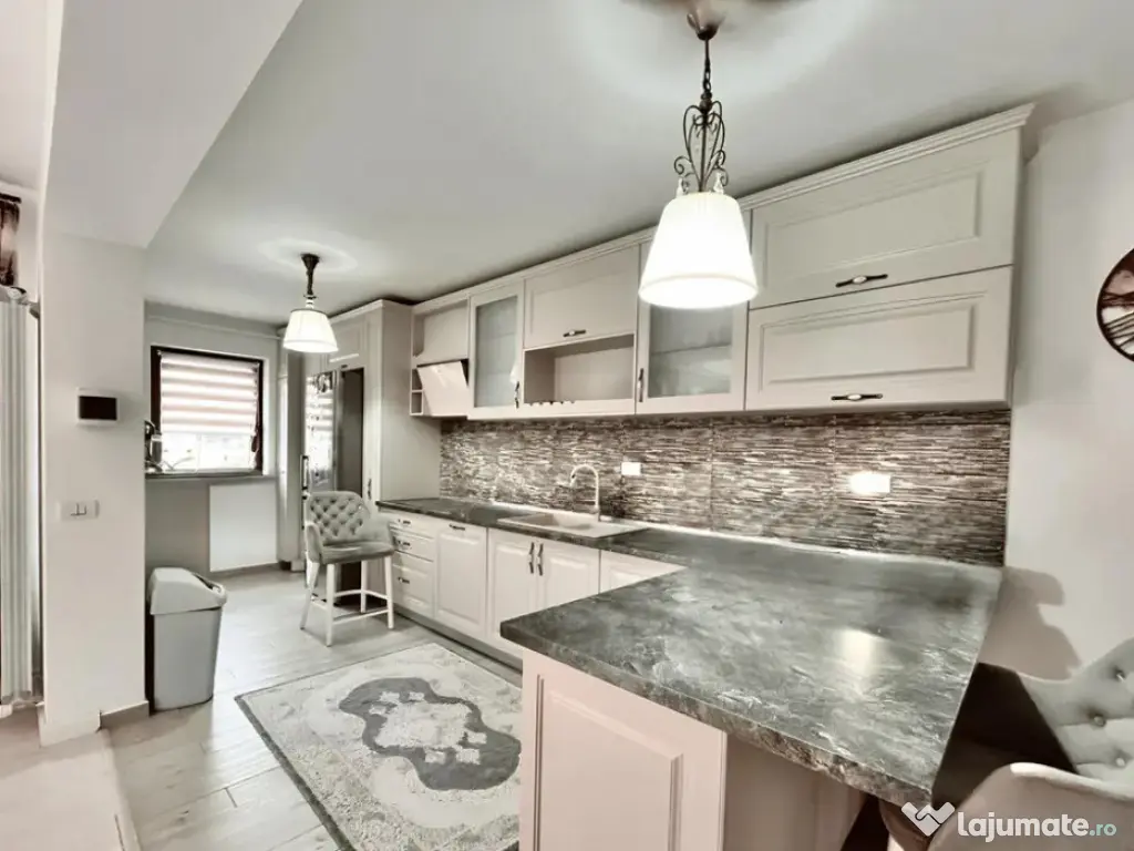 Apartament de 4 camere-Noua | 200 M.P. 