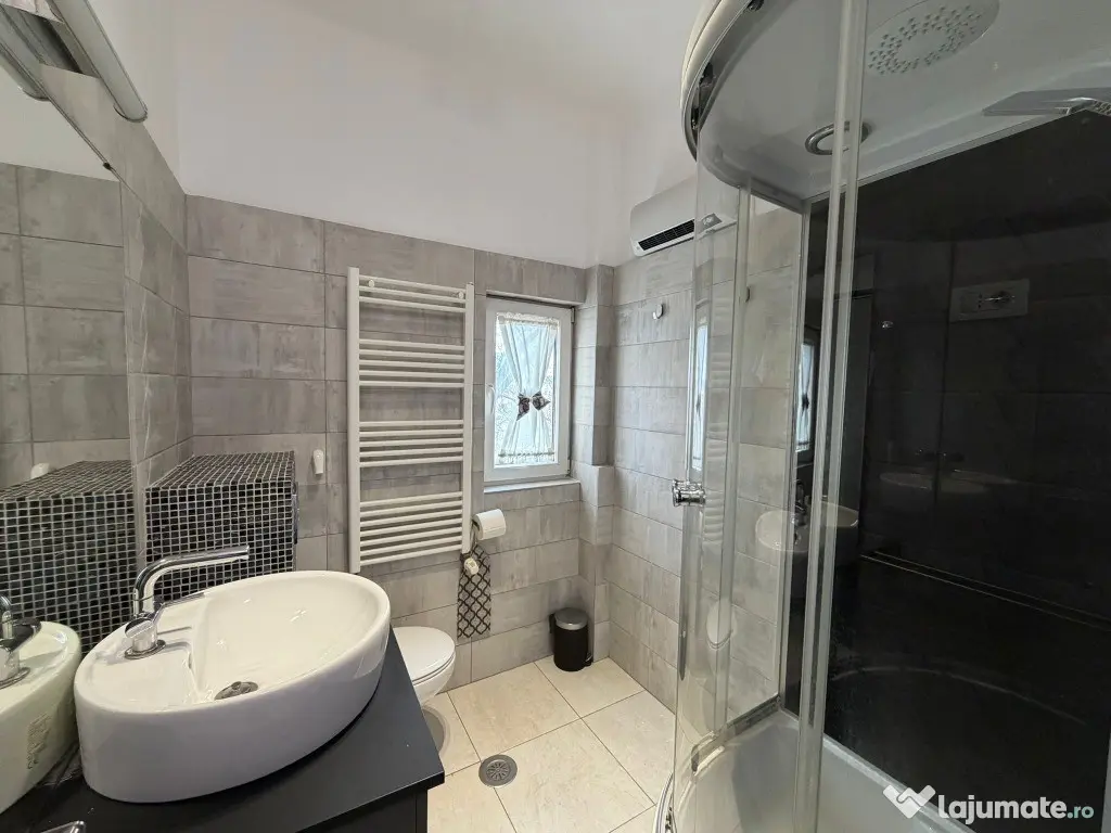 Bd.Aviatorilor 3 camere DECOMANDAT etaj 3/3 proprietar, renovat recent 