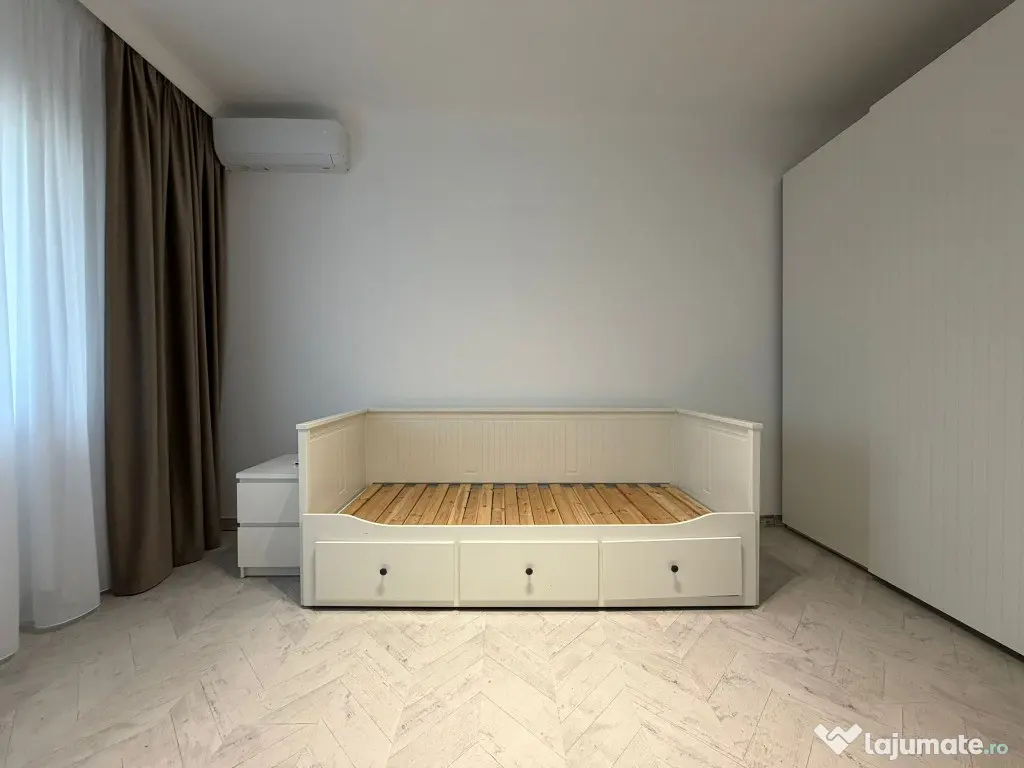 Bd.Aviatorilor 3 camere DECOMANDAT etaj 3/3 proprietar, renovat recent 