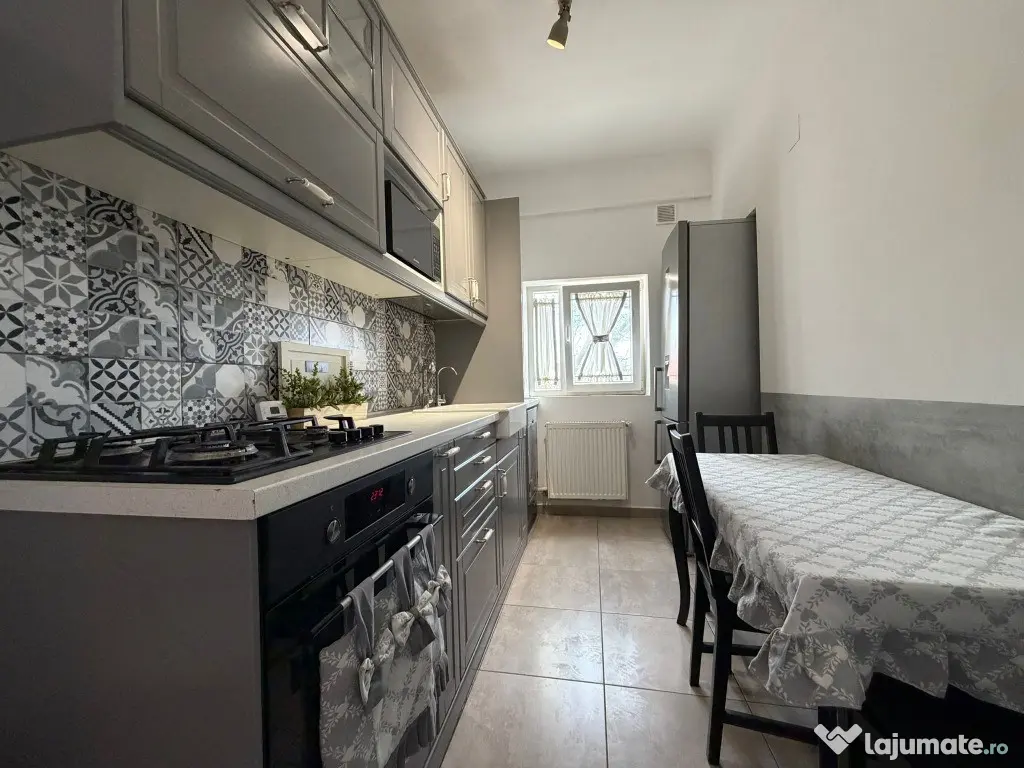 Bd.Aviatorilor 3 camere DECOMANDAT etaj 3/3 proprietar, renovat recent 