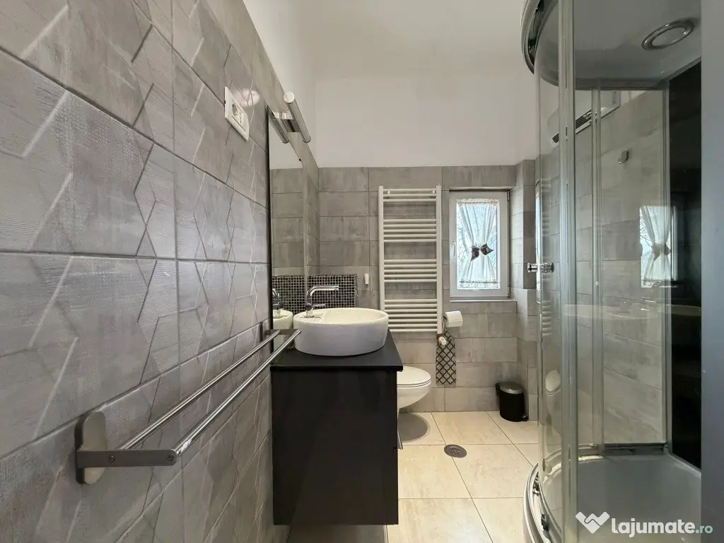 Bd.Aviatorilor 3 camere DECOMANDAT etaj 3/3 proprietar, renovat recent 