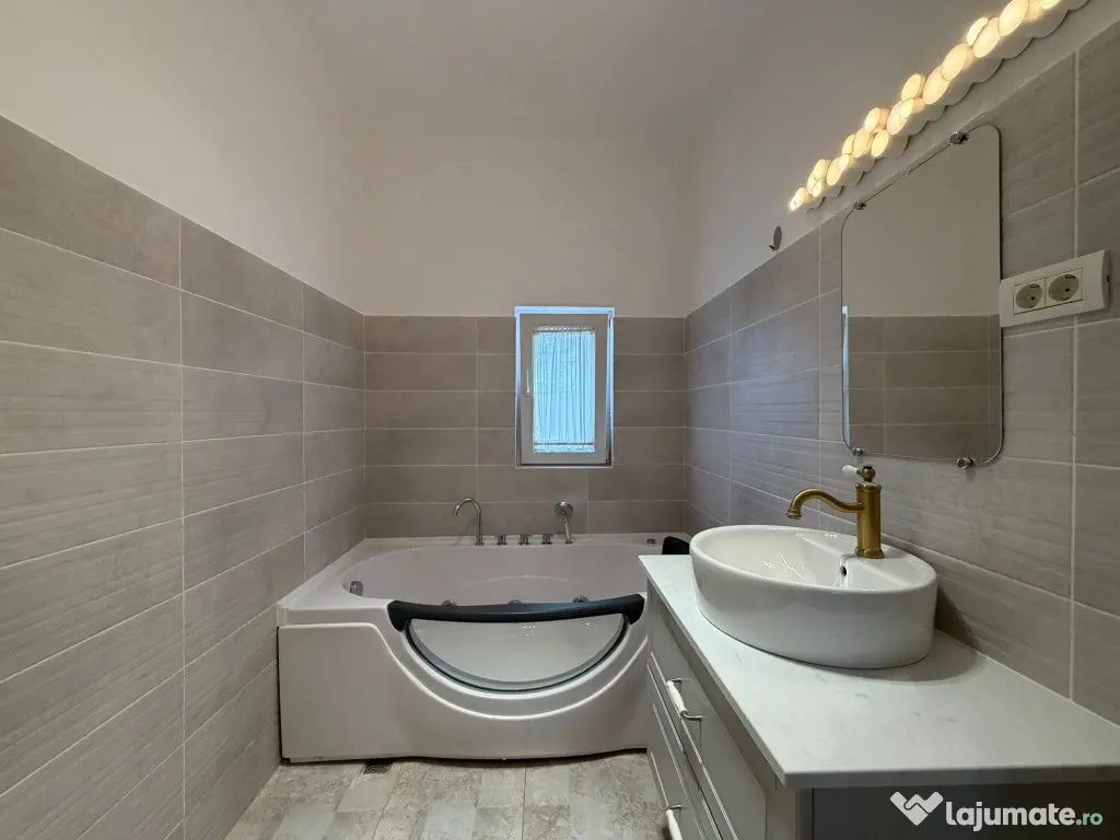 Bd.Aviatorilor 3 camere DECOMANDAT etaj 3/3 proprietar, renovat recent 