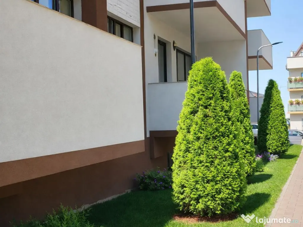 LIVE! Decomandat, in atmosfera sofisticata, LUX Class, parca 