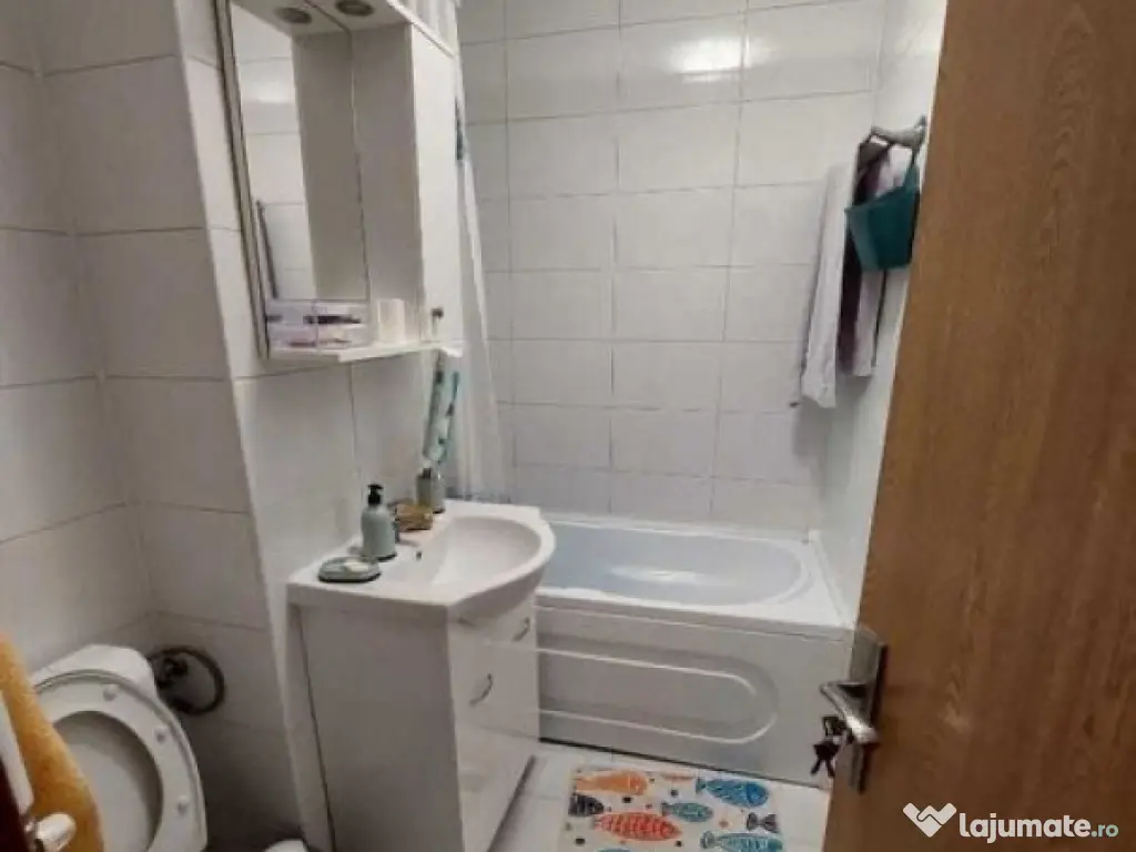 Timpuri noi tineretului piscului etaj 2 