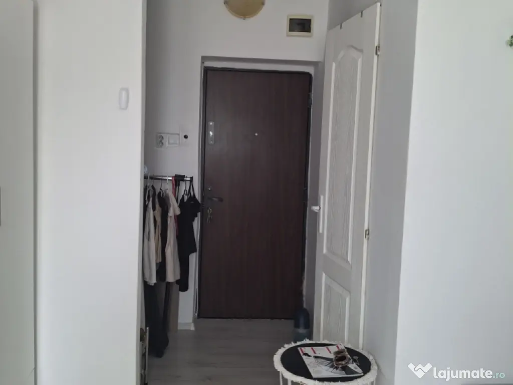 Garsonieră de vanzare 20 mp. Pret negociabil. str. Tineretului
