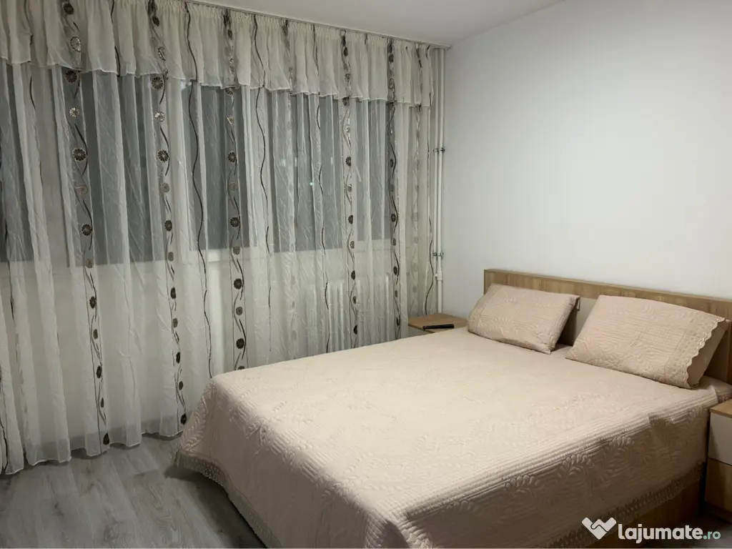 Închiriez apartament două camere 