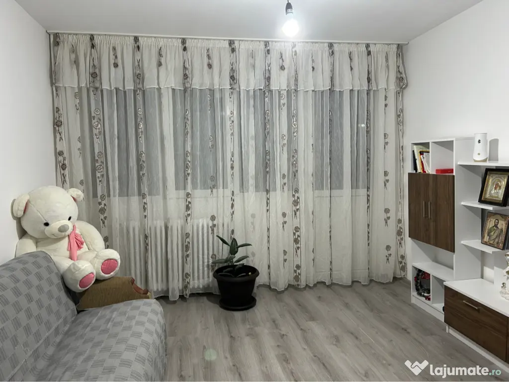 Închiriez apartament două camere 