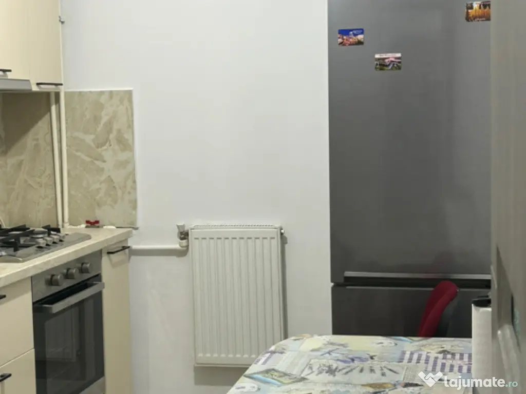 Închiriez apartament două camere 