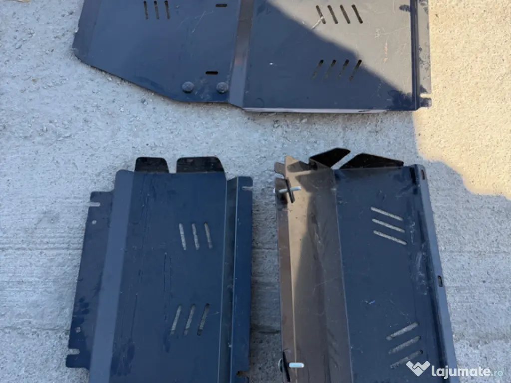 Scut metalic mitsubishi l200 2012 