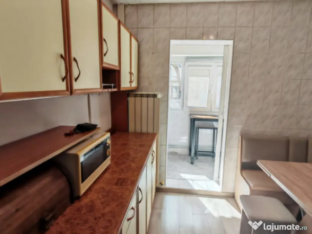 Apartament 3 camere, situat in zona Inel I 