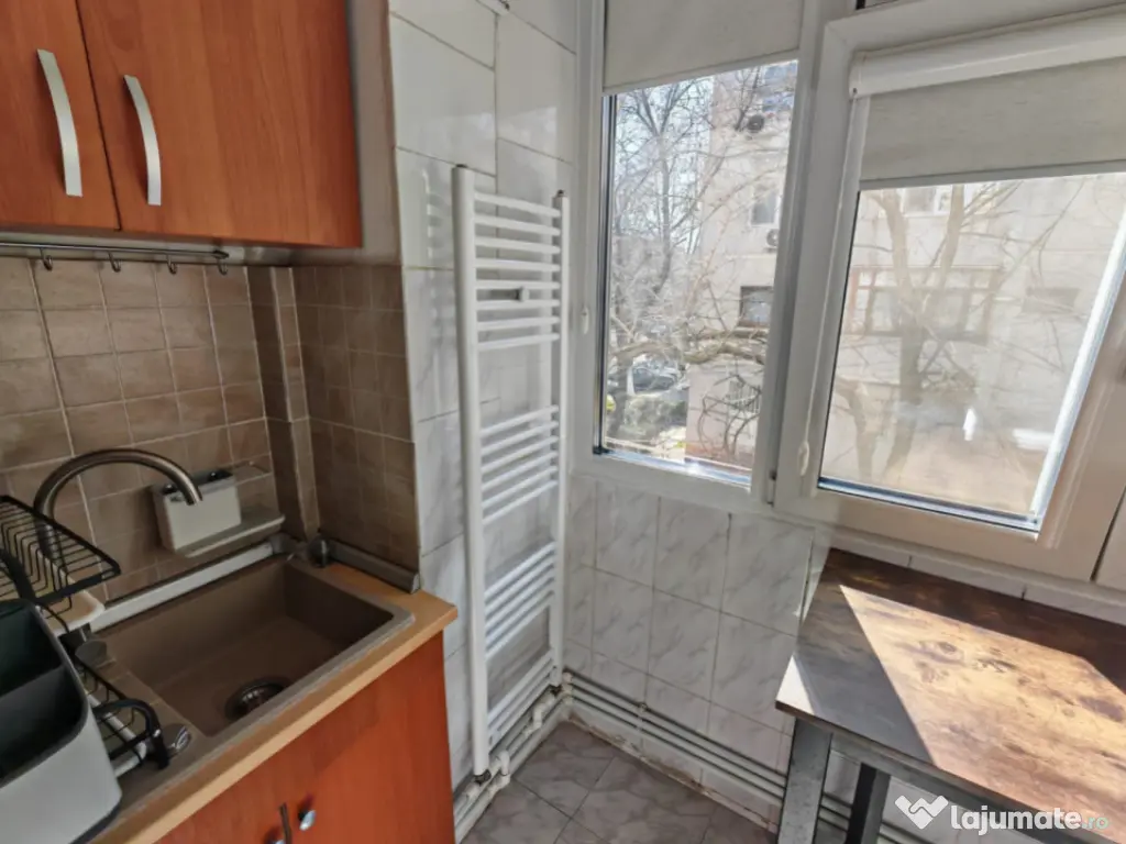 Apartament 3 camere, situat in zona Inel I 