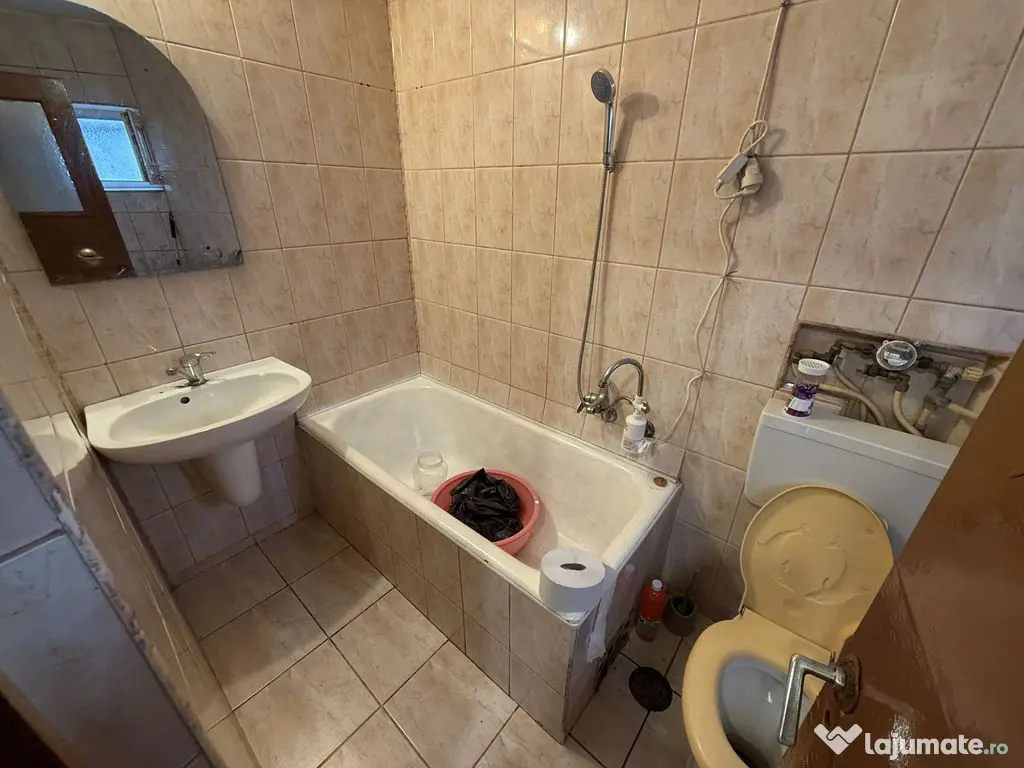 Apartament 3 camere zona Dacia 