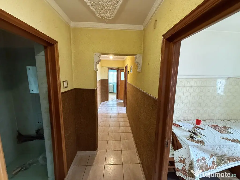 Apartament 3 camere zona Dacia 