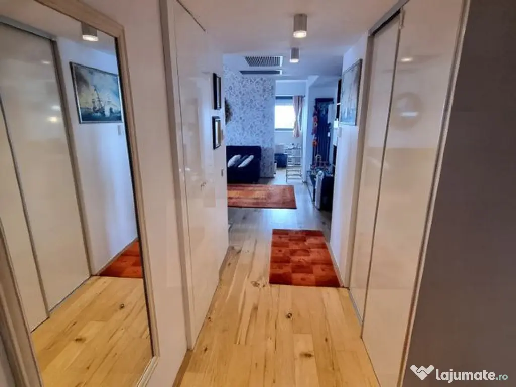 Faleza nord- apartament 2 camere transformat cu vedere la... 