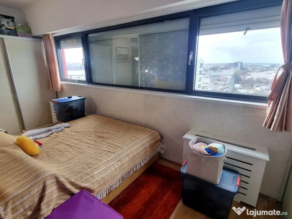 Faleza nord- apartament 2 camere transformat cu vedere la... 