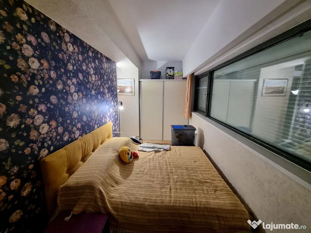 Faleza nord- apartament 2 camere transformat cu vedere la... 