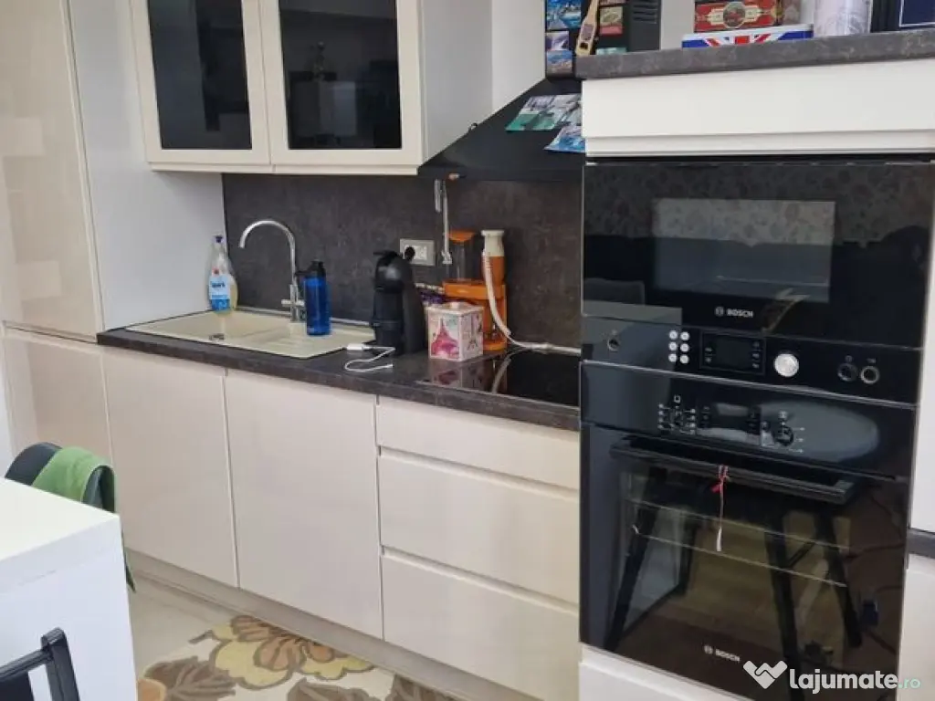 Faleza nord- apartament 2 camere transformat cu vedere la... 