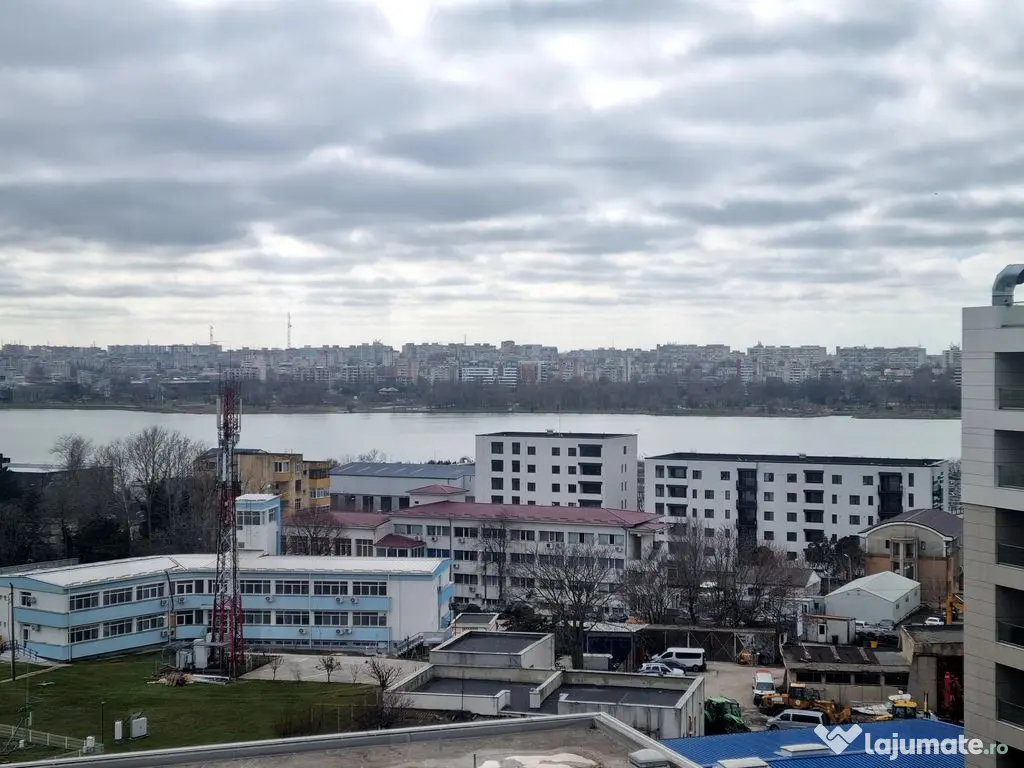 Faleza nord- apartament 2 camere transformat cu vedere la... 