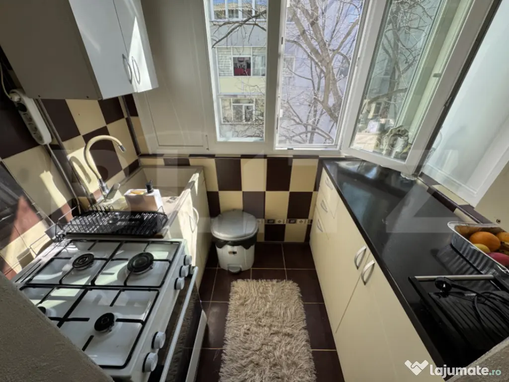 Apartament 2 camere decomandat, 46 mp, boxă, centrală, eta 