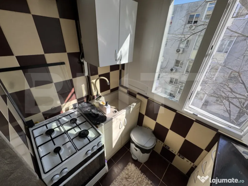 Apartament 2 camere decomandat, 46 mp, boxă, centrală, eta 