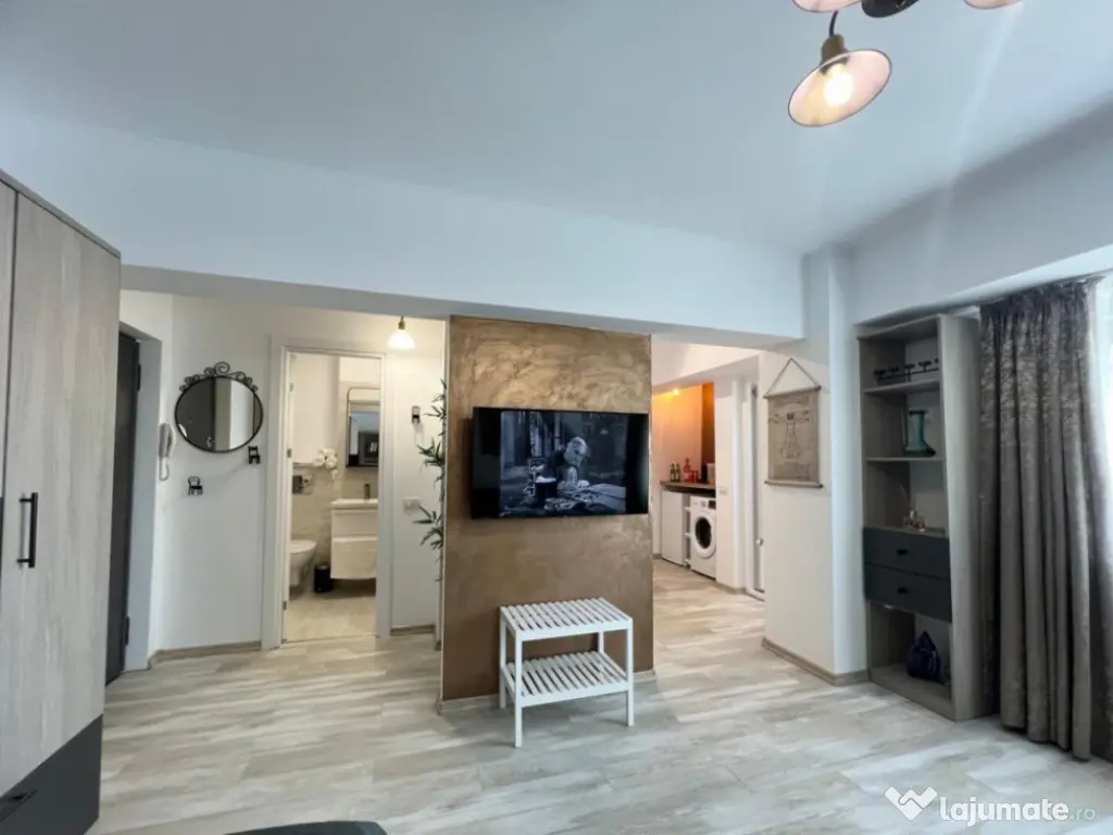 Garsoniera de inchiriat, in zona Casa de Cultura 