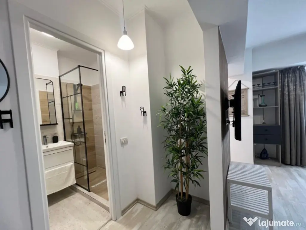 Garsoniera de inchiriat, in zona Casa de Cultura 