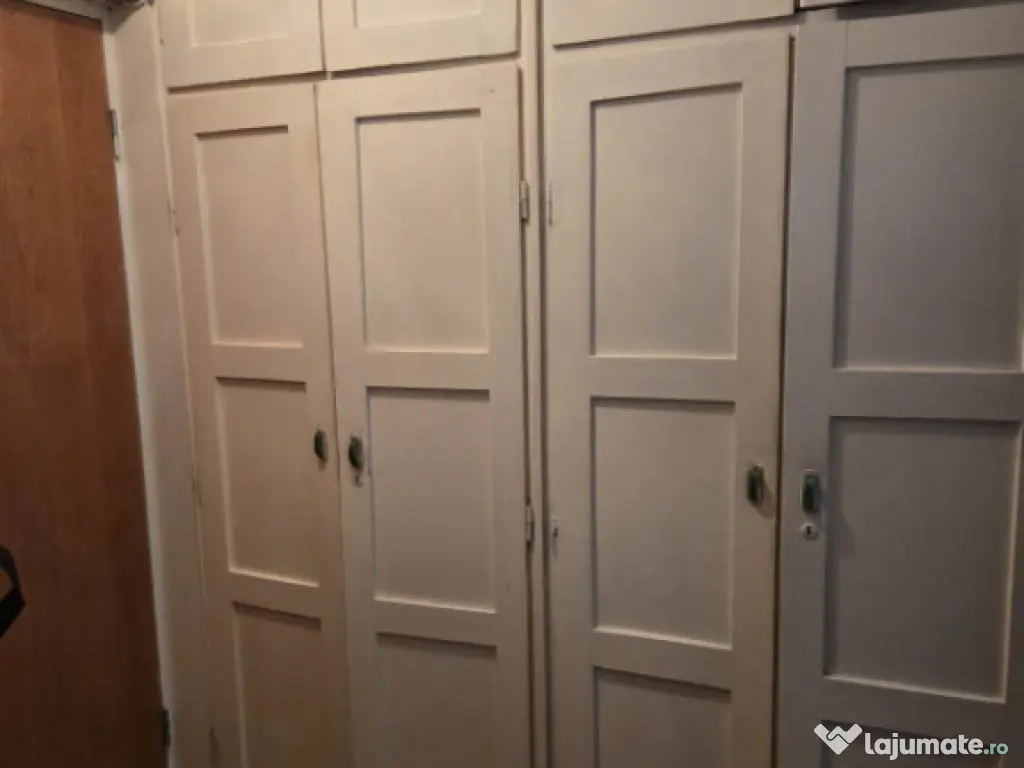 Apartament cu 2 camere, etaj intermediar, lift, bloc izolat 