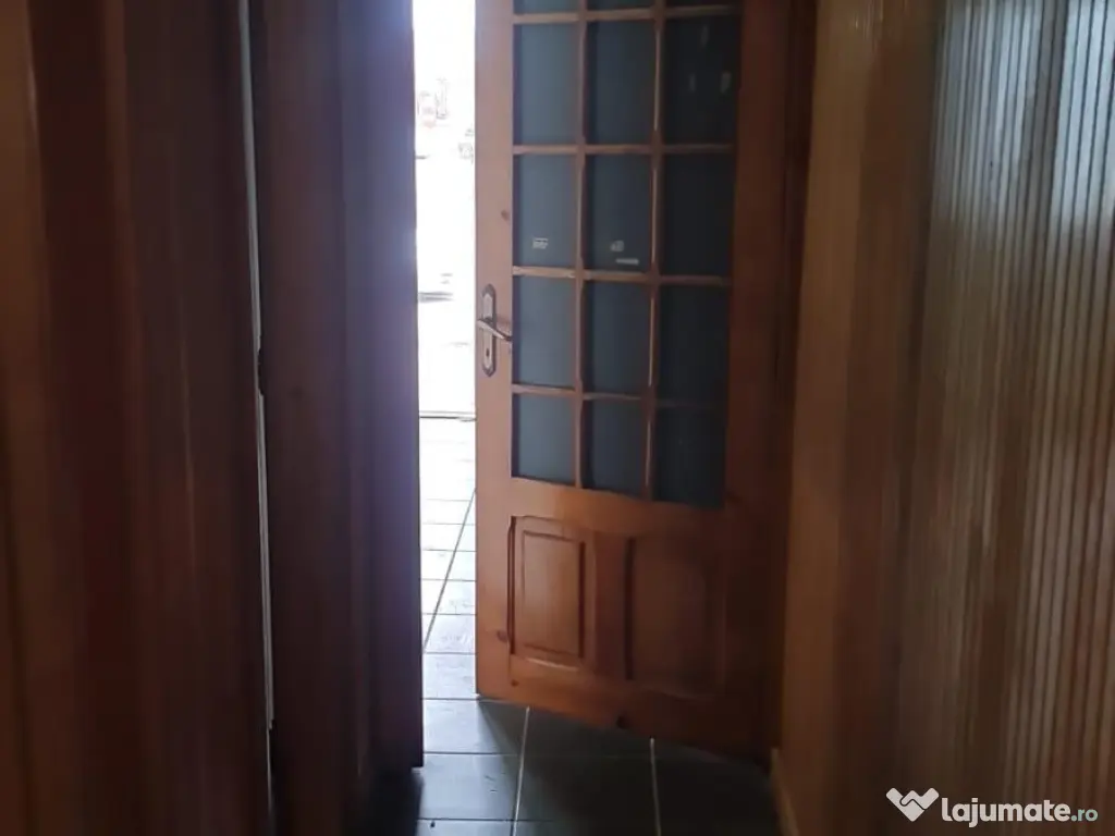 Închiriez Spațiu Comercial Piatra Neamț 