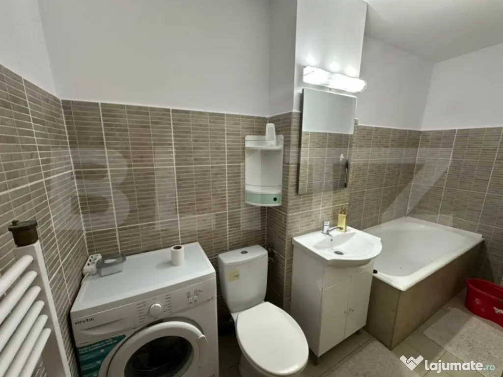 Apartament 2 camere, decomandat, zona 1 Mai- Confectii 