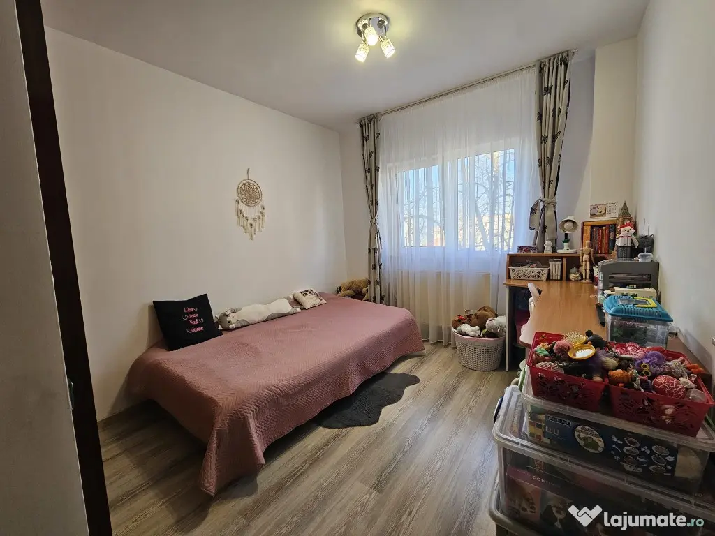 Apartament 3 camere,2 bai, 2 balcoane ,zona Neptun - Ion Creanga 