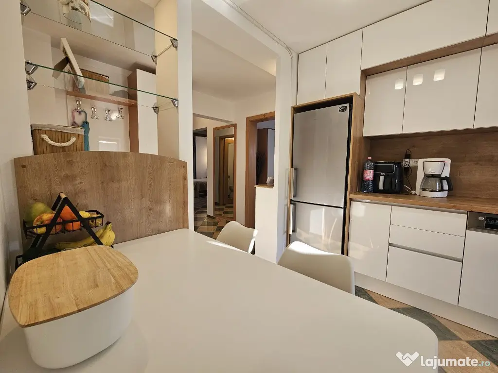 Apartament 3 camere,2 bai, 2 balcoane ,zona Neptun - Ion Creanga 