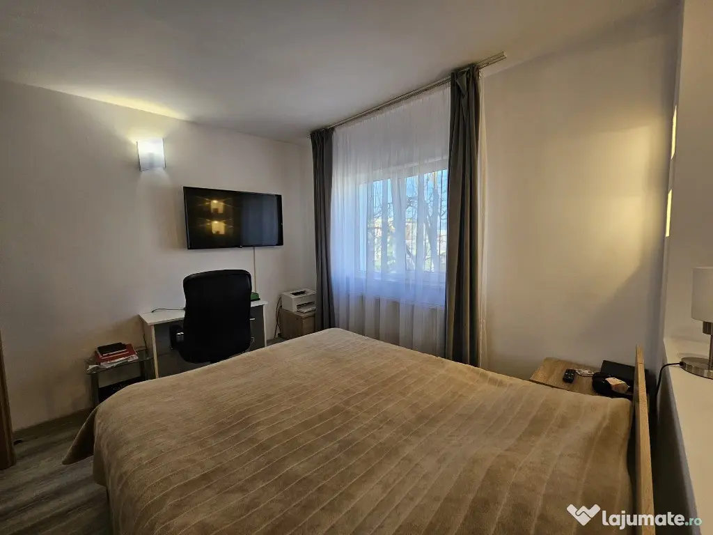 Apartament 3 camere,2 bai, 2 balcoane ,zona Neptun - Ion Creanga 