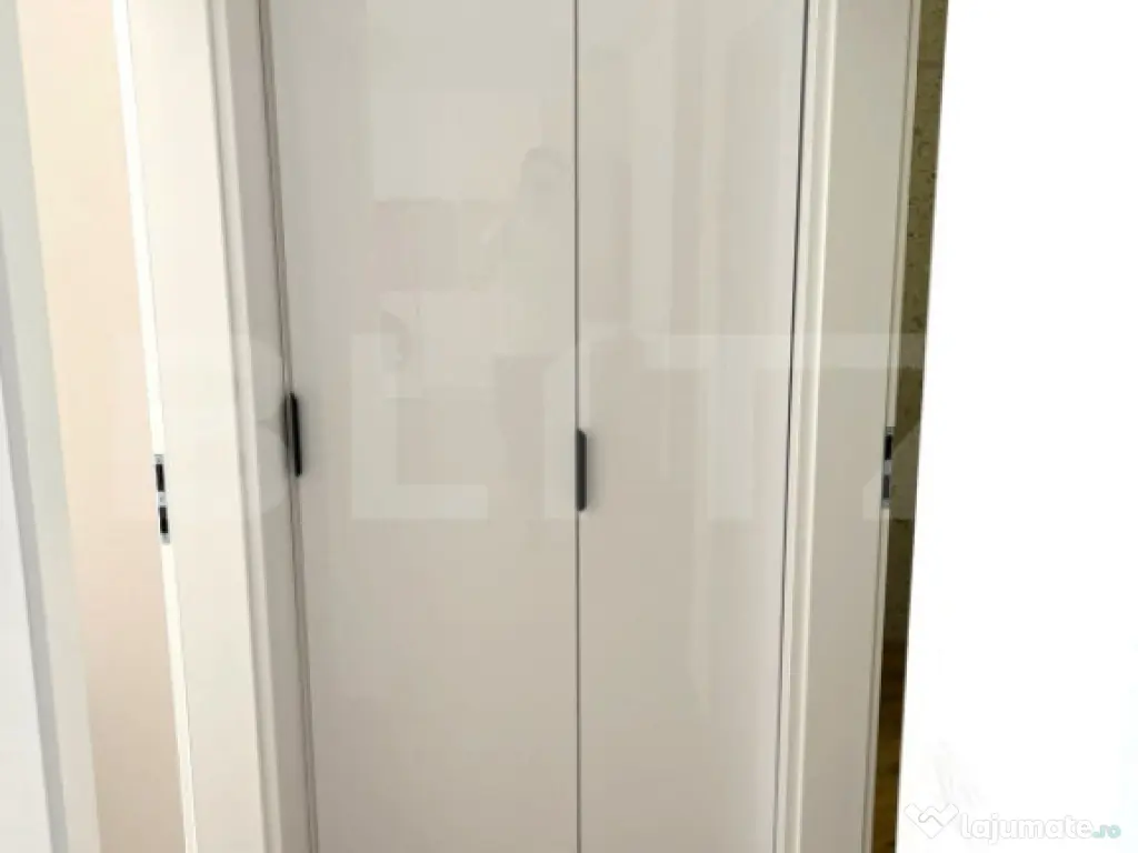 Apartament modern, 50 mp, parcare, balcon, zona Teilor 