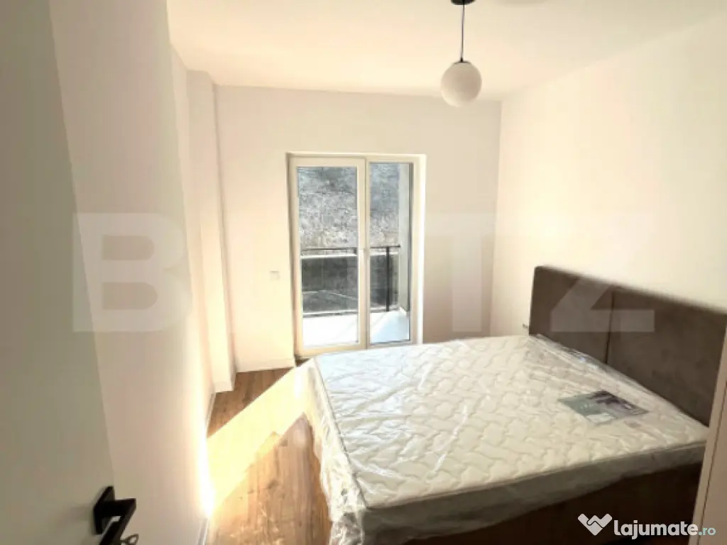 Apartament modern, 50 mp, parcare, balcon, zona Teilor 